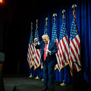 Trump se svjetski sprdao s Macronom: Zbog ovoga bi se Francuzi mogli zacrvenjeti