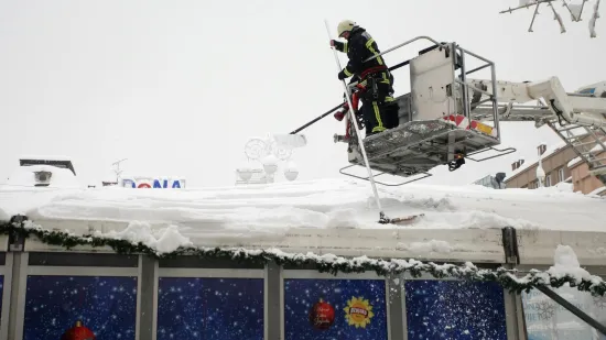 Uru&scaron;io se &scaron;ator pod teretom snijega: 'Čulo se krckanje, ljudima sam rekao da izađu'