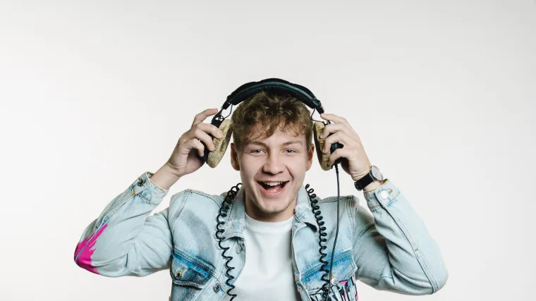 Zvijezda Antene i dru&scaron;tvenih mreža: 'Djevojka me osvaja svakog dana. Osim kad mi ide na živce'