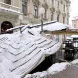 Nadstre&scaron;nica u centru Zagreba propala pod snijegom: Pogledajte snimku