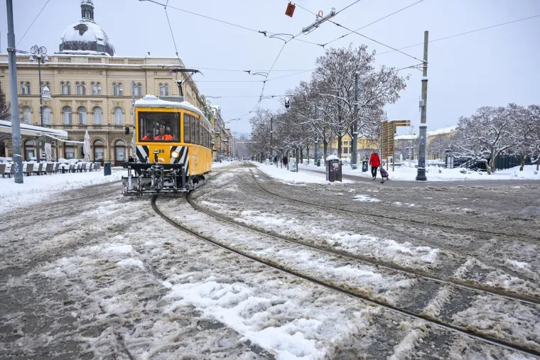 Ledeni kaos u Zagrebu: Na Traumatologiji zavr&scaron;ilo 20 pacijenata, četiri hitno operirana