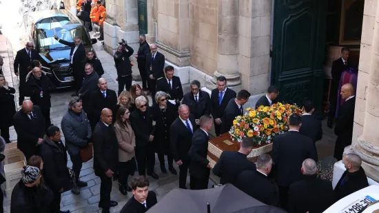 Posljednji ispraćaj francuske dive okupio mno&scaron;tvo: Dirljive poruke na pogrebu Brigitte Bardot