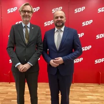 Danas Grenland &ndash; sutra bilo tko: SDP podigao glas protiv pritiska na Dansku
