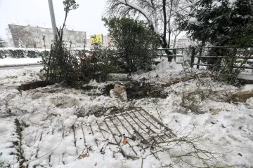 Kamion proklizao i zabio se u kuću, susjedi &scaron;okirani: 'Mogao me ubiti'