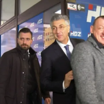 Snijeg diljem zemlje, novinari pitali Plenkovića je li kod njega 'prohodno': Ovako je odgovorio