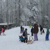 Paralizirao je grad, ali je Sljeme pretvorio u zimsku bajku: Zagrepčani uživali u dubokom snijegu