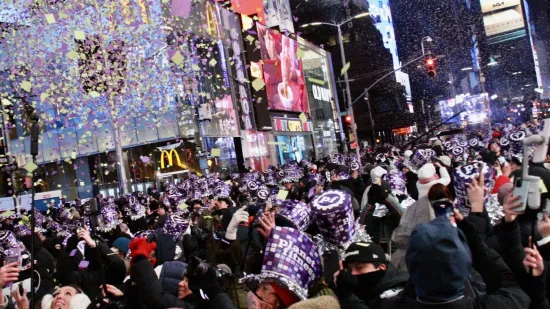 Evo za&scaron;to su ljudi na dočeku Nove godine u New Yorku nosili pelene, gledatelji zgroženi