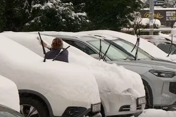 Snijeg na autu i pred ulazom mogao bi vas skupo ko&scaron;tati: Doznajemo koliko je do sada kazni ispisano