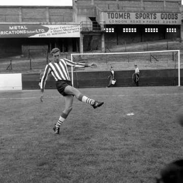 Umro legendarni engleski golgeter: Bio je svojedobno najskuplji igrač u zemlji