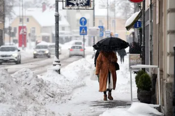 Snijeg prekrio Karlovac, no nije uspio sakriti nepogre&scaron;ivi stil: Dama u bundi ukrala poglede
