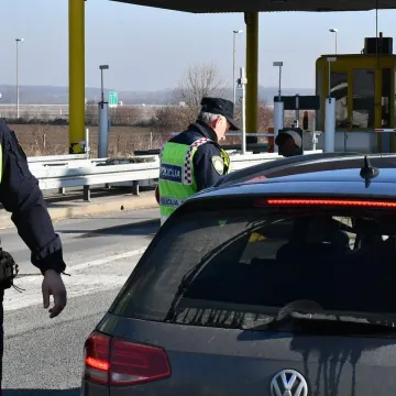 Policajci na autocesti A7 zaustavili vozača pa saznali da je počinio kazneno djelo