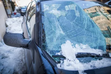 Bizarna nesreća kod Čazme: Komad leda pao s kombija i pogodio drugog vozača u glavu