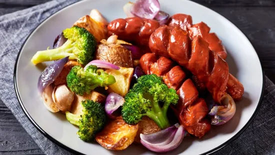 Poznata kuharica savjetuje: Ovako pripremljene pečene kobasice odu&scaron;evit će cijelu obitelj