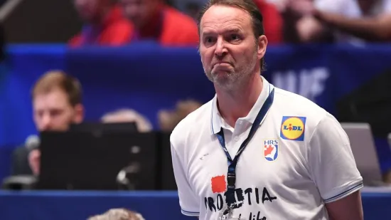 Sigurdsson prelomio i donio &scaron;okantnu odluku uoči spektakla: Veliku zvijezdu poslao na tribinu