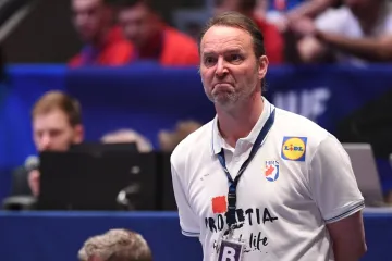 Sigurdsson prelomio i donio &scaron;okantnu odluku uoči spektakla: Veliku zvijezdu poslao na tribine