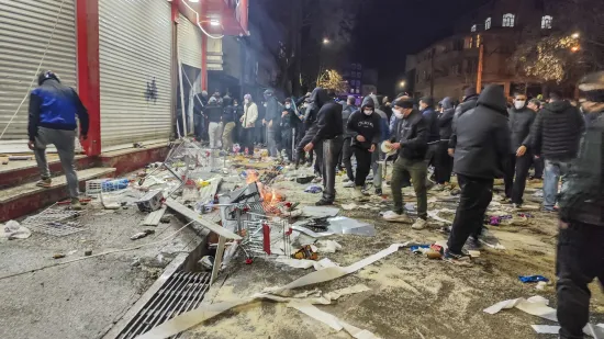 Opsadno stanje u Iranu: Vlast isključila internet usred masovnih prosvjeda, Trump prijeti režimu