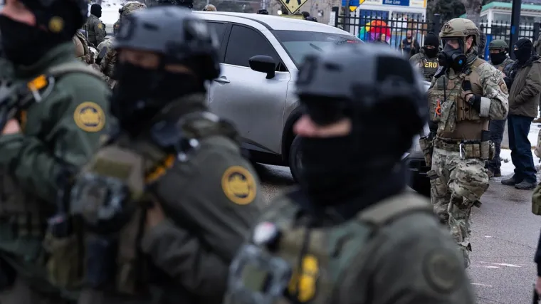 Američki agenti opet pucali po ljudima, ima ranjenih: 'Htio ih je pregaziti...'