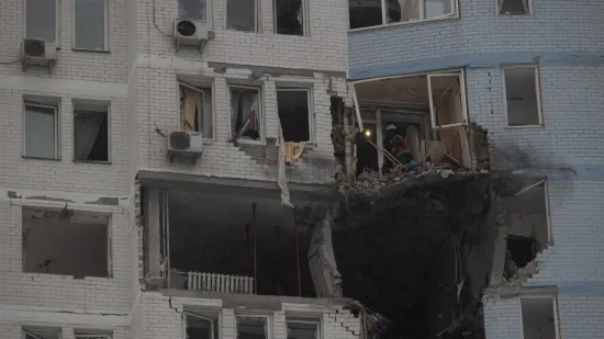 Snimke pakla u Kijevu: Eksplozije, udari u zgrade, stradali civili i mrak