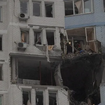 Snimke pakla u Kijevu: Eksplozije, udari u zgrade, stradali civili i mrak