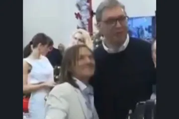 Ubojica pjevao Vučiću i &Scaron;e&scaron;elju na četničkom derneku: 'Ispalio je tri metka u djevojku'