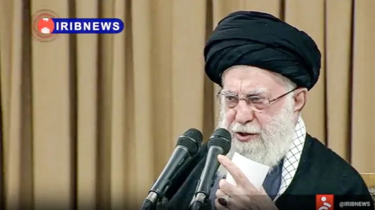 Iranski ajatolah pobjesnio, zaprijetio Trumpu: 'I ovaj će biti svrgnut!'