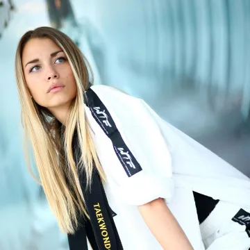 Poznata hrvatska manekenka objavila sretne vijesti: Zaručila se na Baliju i pokazala prsten