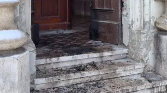 Novosađanka se sumnjiči za podmetanje požara na katoličkoj crkvi