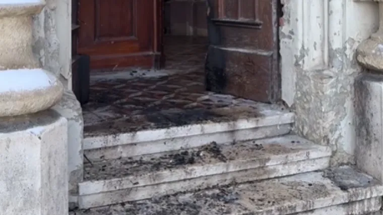 Novosađanka se sumnjiči za podmetanje požara na katoličkoj crkvi