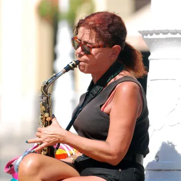 Bila je prepoznatljivo lice Zagreba, glazbom je krasila ulice i pisala, a umrla u neima&scaron;tini