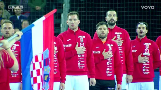 Sigurdsson pjeva Lijepu Na&scaron;u s rukom na srcu, sjajni potezi, briljantni Slavić: O ovome svi pričaju