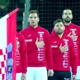 Sigurdsson pjeva Lijepu Na&scaron;u s rukom na srcu, sjajni potezi, briljantni Slavić: O ovome svi pričaju