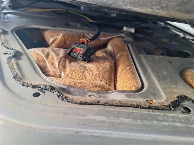 A mislio je da je ideja fantastična! Pogledajte gdje je 'genijalac' sakrio 40 kg duhana