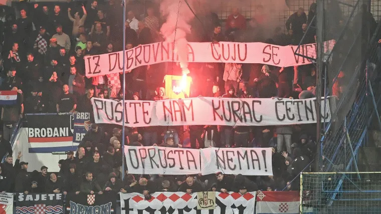 Skupo će nas ko&scaron;tati navijači! FIFA kaznila HNS i naredila prazne tribine...