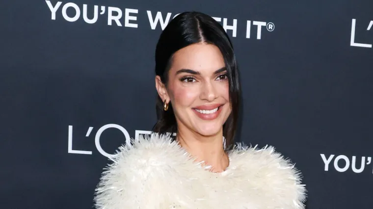 Kendall Jenner progovorila o tračevima: 'Nisam lezbijka, ali ne zatvaram vrata iskustvima'