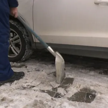 U Slavoniji opasna ledena ki&scaron;a i crveni meteoalarm, posipavaju se ulice..