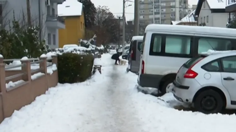 Zagreb pod ledom, doznajemo: Ispisane su prve kazne zbog neči&scaron;ćenja snijega!