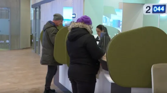 Doznajemo: 16 tisuća ljudi otvorilo besplatni račun u bankama, kome se on isplati?