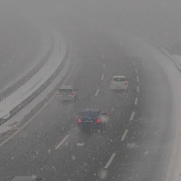 Nesreća na A4, snijeg zatrpao Liku i Gorski kotar, zbog jake ki&scaron;e prijeti opasnost od poledice!