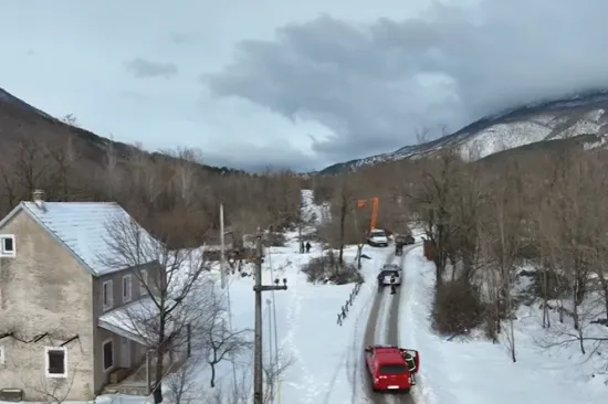I peti dan neka naselja bez struje, u kninskim &scaron;kolama odgoda nastave, stižu jo&scaron; veći minusi.