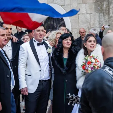 Miro Bulj oženio sina! Stigle prve fotke s vjenčanja, orilo se u Sinju!