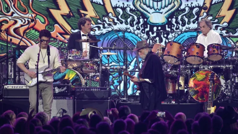 Preminuo Bob Weir, gitarist i osnivač Grateful Deada