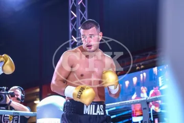 Milas nokautom do pojasa i 'boksačke Lige prvaka'