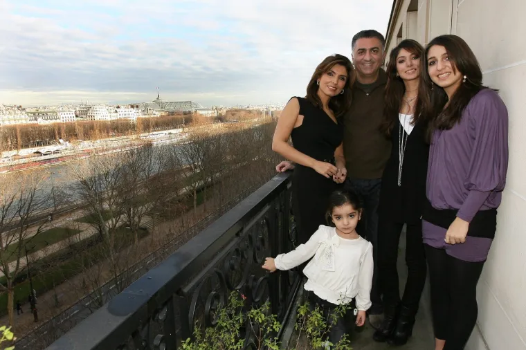 Odrastao u pozlaćenom luksuzu, svirao rock u palači: Prognani prijestolonasljednik postaje ključna figura?