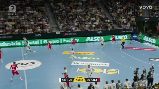 Trenutak kada smo svi protrnuli: Kuzmanović se sudario sa suigračem i nezgodno pao