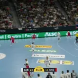 Trenutak kada smo svi protrnuli: Kuzmanović se sudario sa suigračem i nezgodno pao