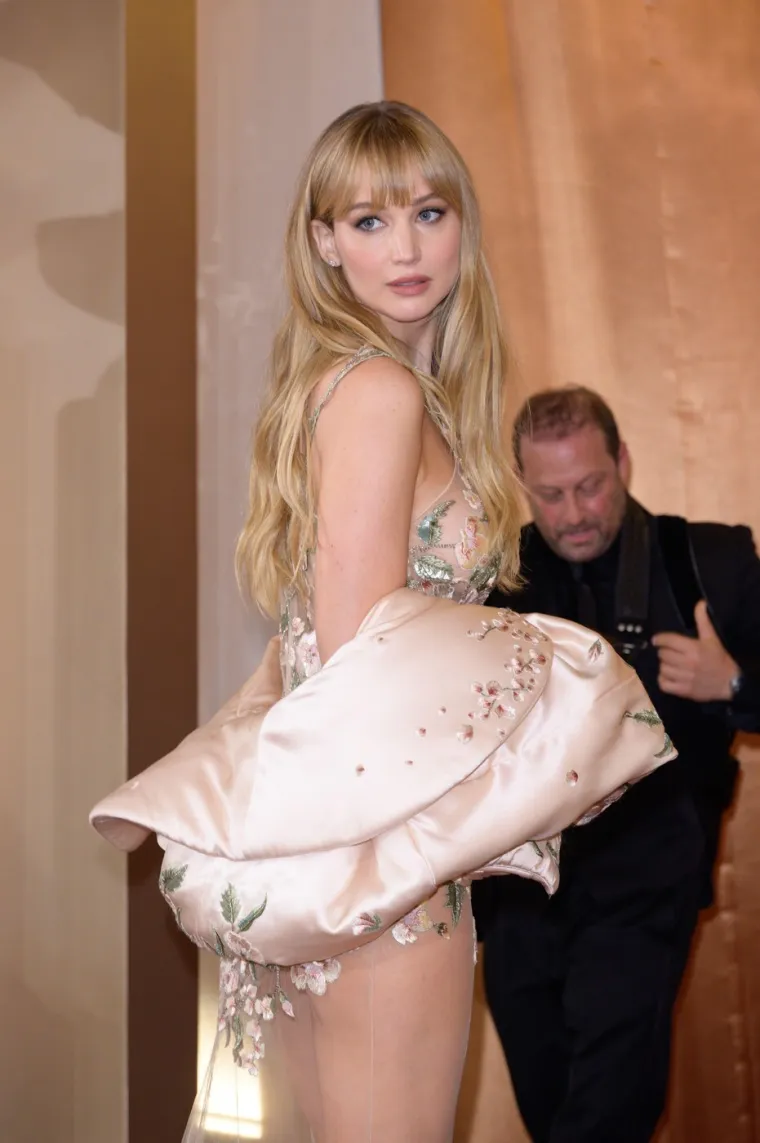 Najizazovniji trenutak večeri: Jennifer Lawrence u 'goloj' haljini zapalila Zlatne globuse