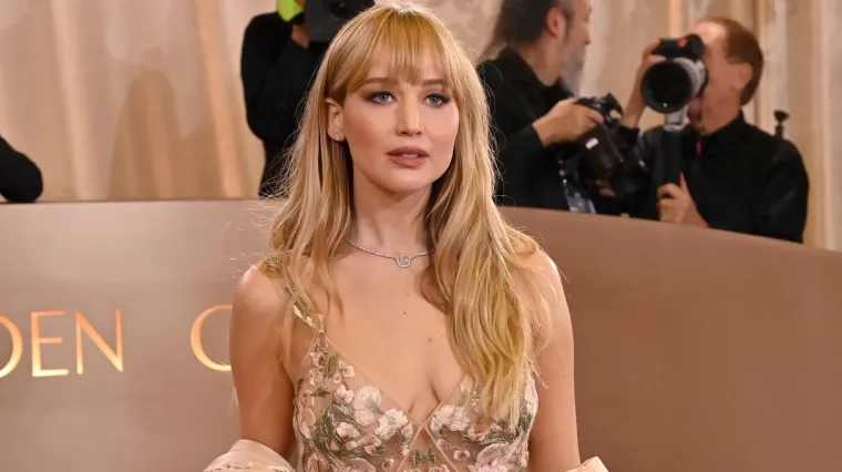 Najizazovniji trenutak večeri: Jennifer Lawrence u 'goloj' haljini zapalila Zlatne globuse