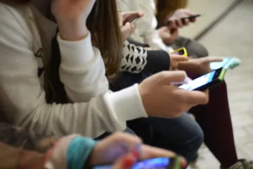 Što će zabrana korištenja mobitela u školama donijeti djeci?