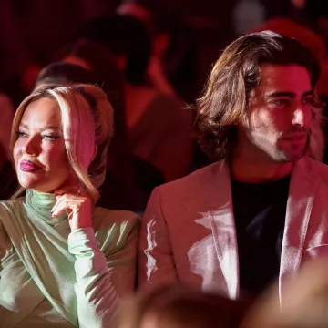 Maja &Scaron;uput pokazala kako uživa u Indoneziji sa &Scaron;imom Elezom i sinom Bloomom