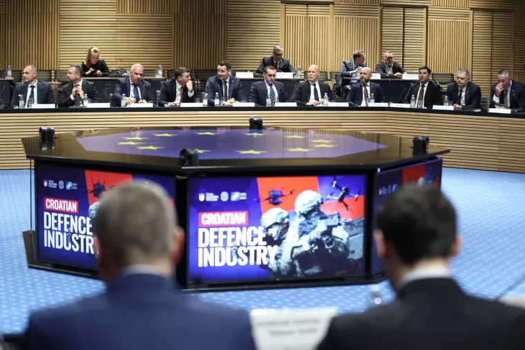 Rutte se sastao i s Jandrokovićem pa položio vijenac kod Spomenika domovini